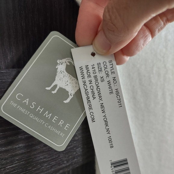 InCashmere Sleeveless Cashmere Sweater Top NWT - Picture 4 of 6